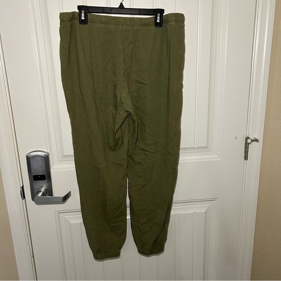 Cloth & Stone Green Straight Leg Light Weight Loose Trousers Size Medium - Picture 4 of 10